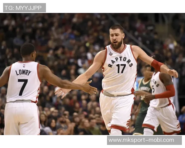 福克斯强调进攻篮板的重要性呼吁球队提升制造失误与转换进攻能力