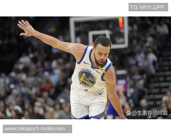 库里上半场表现分析：10投4中贡献12分1板2助1帽三分命中率提升